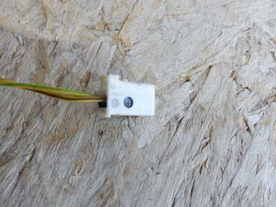 Mercedes White 8 Pole 2 Wire Connector A00154511734